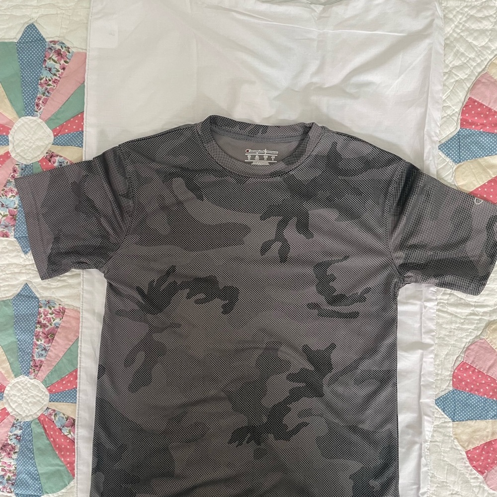 Champion Boys Camo Athletic Tee, Size Medium (8-10) New w/o Tags